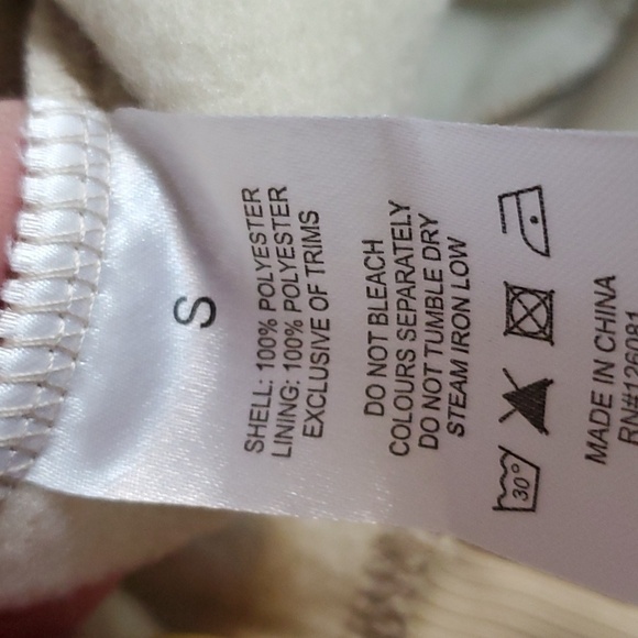 Reason- Womens Cream Hoodie W/ Mask Graphic Covid Sz.Small - Picture 5 of 5